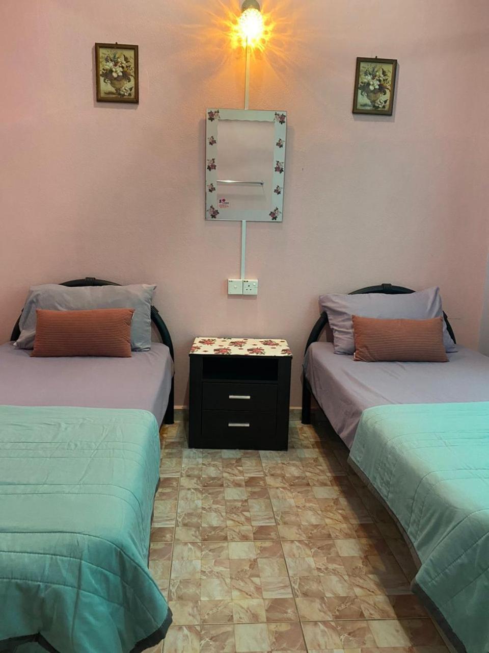 Seri Idaman Guest House Pasir Mas Exteriér fotografie